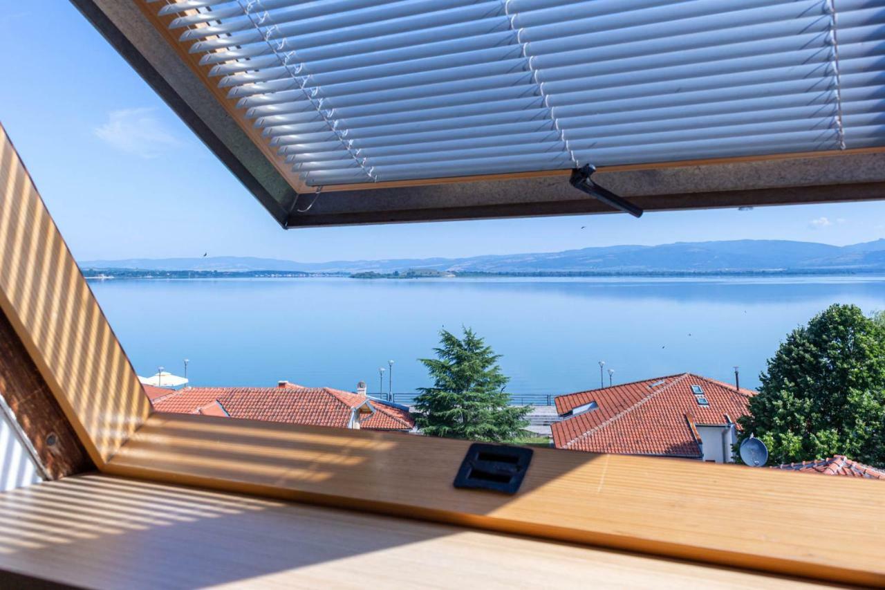 Apartman "Soba Sa Pogledom" Golubăţ Exterior foto